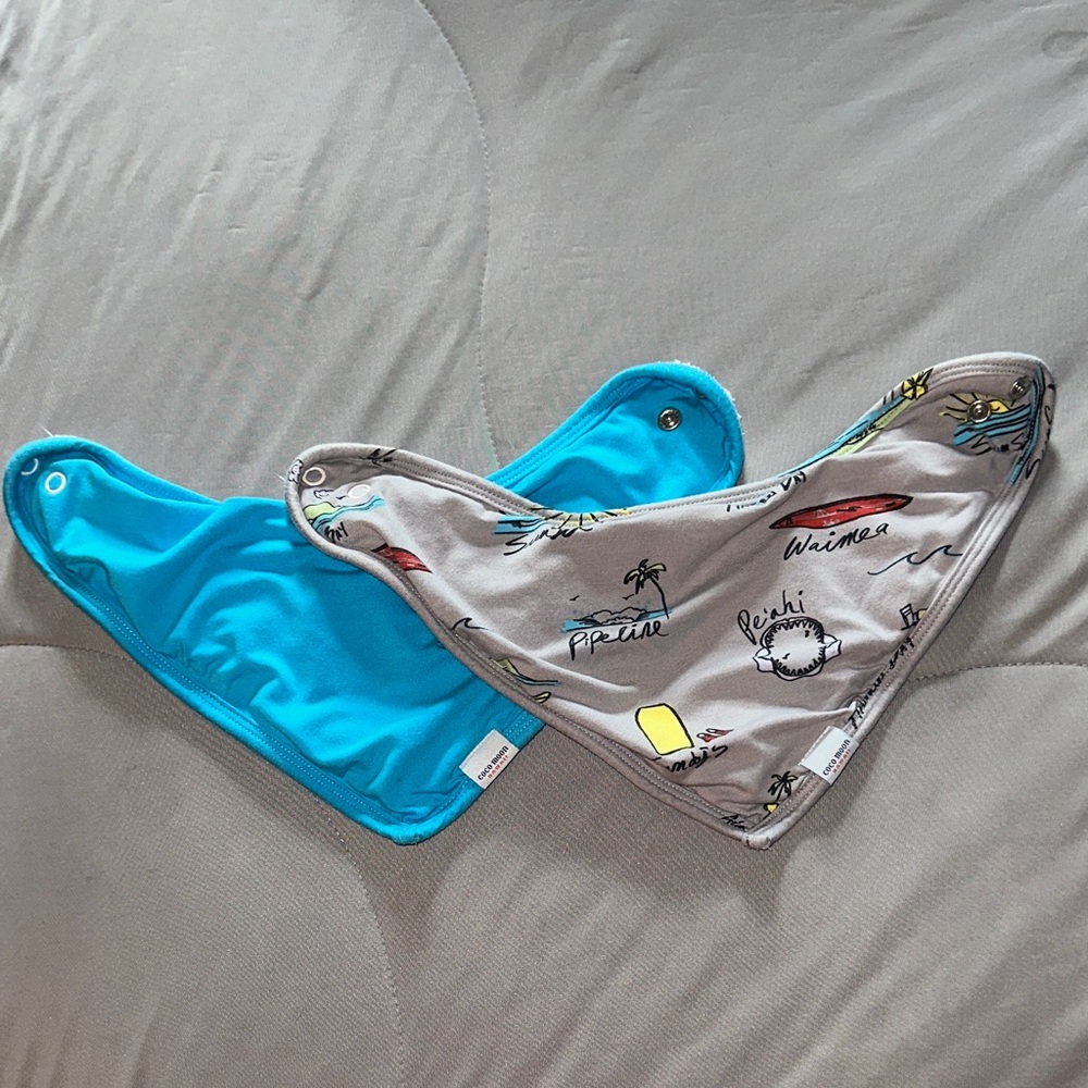 Coco Moon Hawaii Bib Set